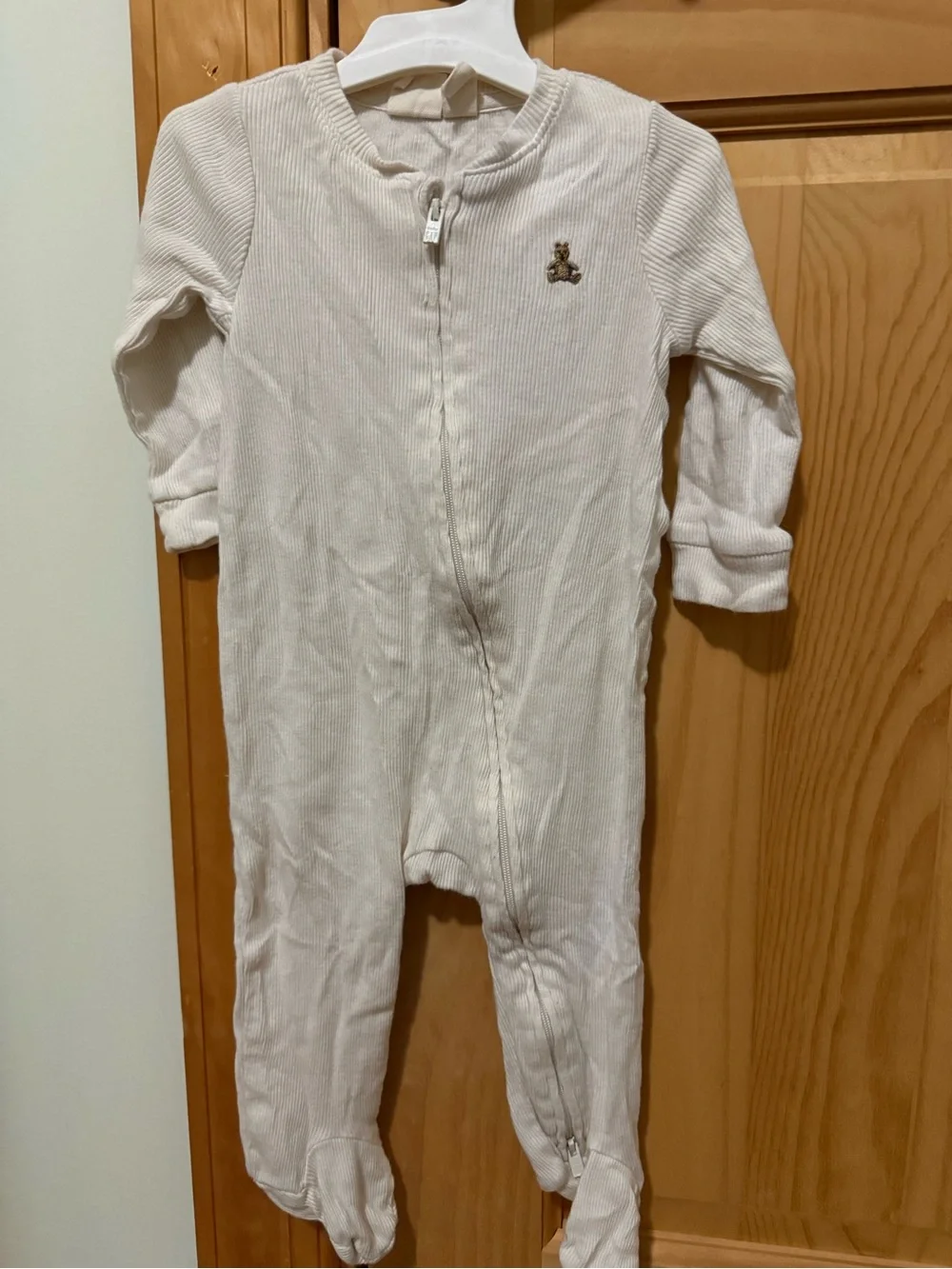 Baby Gap Cream and White Strawberry-Print Baby One-Piece Sleepers